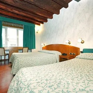 3* Hotel Corot